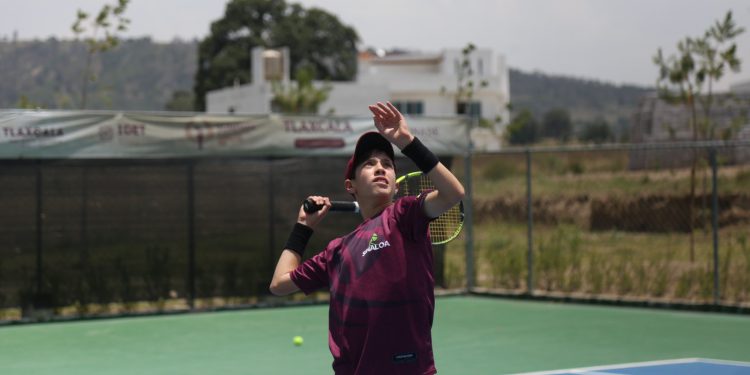 Sinaloa con balance positivo en el segundo día de tenis en Huamantla