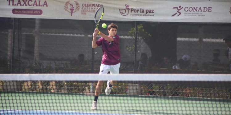 Sinaloa con balance positivo en el segundo día de tenis en Huamantla