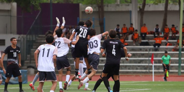 INICIA SINALOA CON TRIUNFO EN FUTBOL