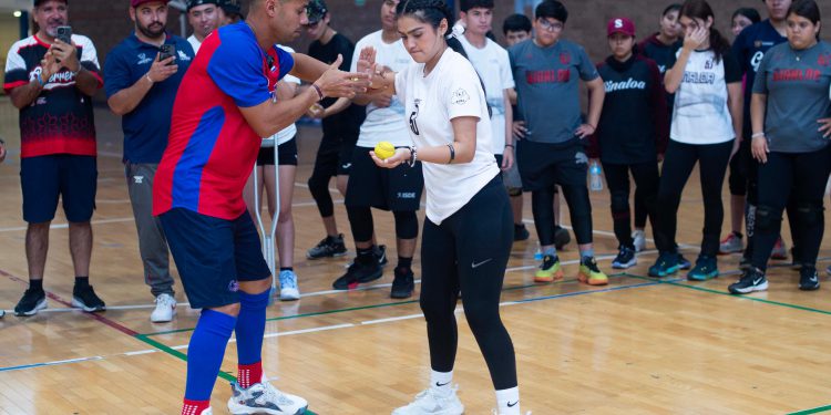 Sinaloa fortalece su liderazgo en Béisbol 5 con curso internacional encabezado por Briandy Molina