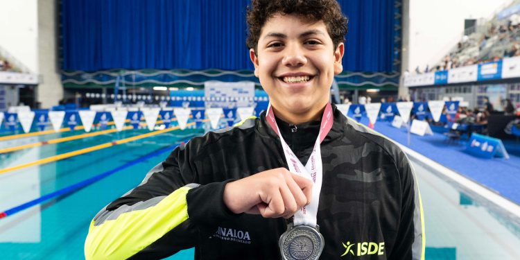BRYAN MEZA Y DE NUEVO PALOMA LUNA DAN MEDALLAS EN NATACIÓN PARA SINALOA EN OLIMPIADA NACIONAL CONADE 2025
