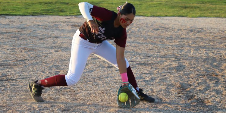 Oswaldo Pérez se cubre de gloria; lanza sin hit ni carrera a Guerrero
