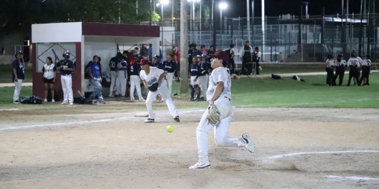 Oswaldo Pérez se cubre de gloria; lanza sin hit ni carrera a Guerrero