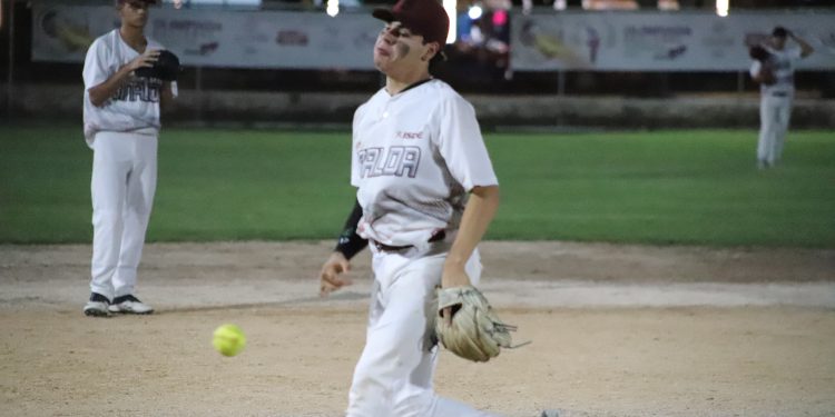 Oswaldo Pérez se cubre de gloria; lanza sin hit ni carrera a Guerrero