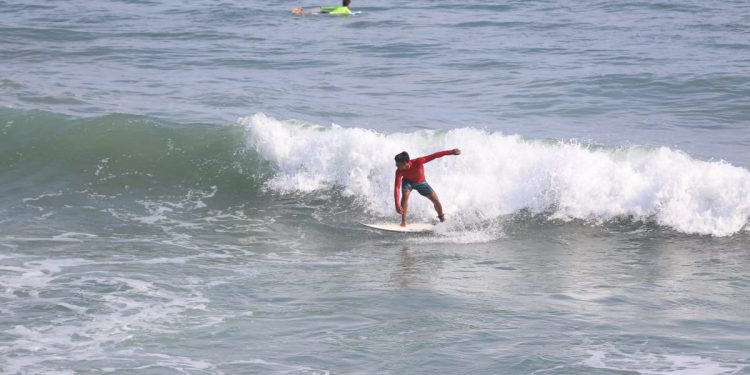 Logra Sinaloa oro en Surfing