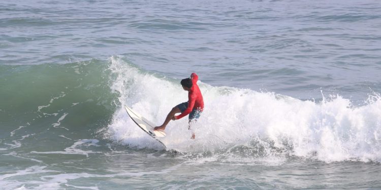 Logra Sinaloa oro en Surfing