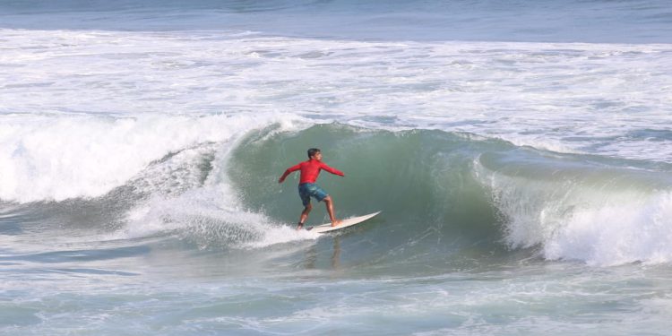 Logra Sinaloa oro en Surfing