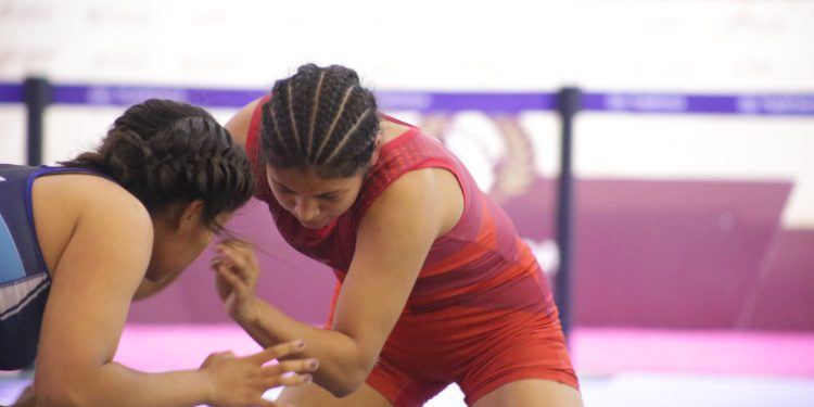 Camila Castro gana medalla de bronce en Lucha