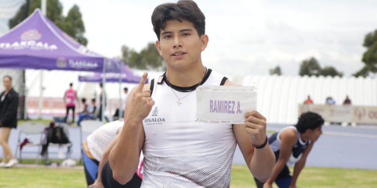 Ángel Ramírez hace historia con oro e impone marca en los 110 metros con vallas