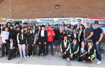 Recibe Julio Cascajares a la delegación de Tiro Deportivo; llegan cargados de medallas