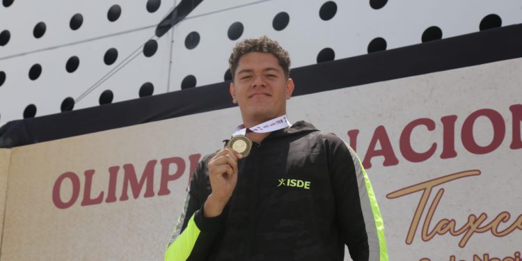 CIERRE DORADO EN ATLETISMO