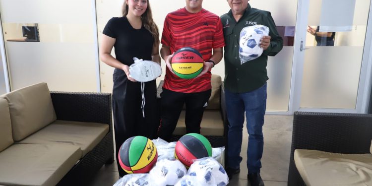 Entrega ISDE material deportivo a OEEMA