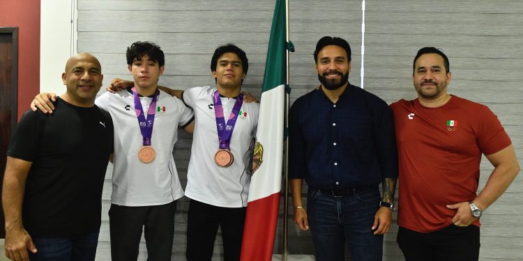 Recibe Julio Cascajares a medallistas sinaloenses de Panamericanos Junior