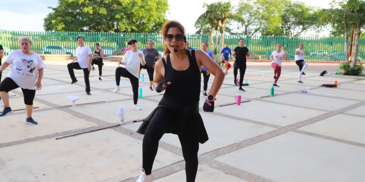 PROMUEVE ISDE EL BAILE DEPORTIVO PARA IMPULSAR LA MOVILIDAD Y EL BIENESTAR