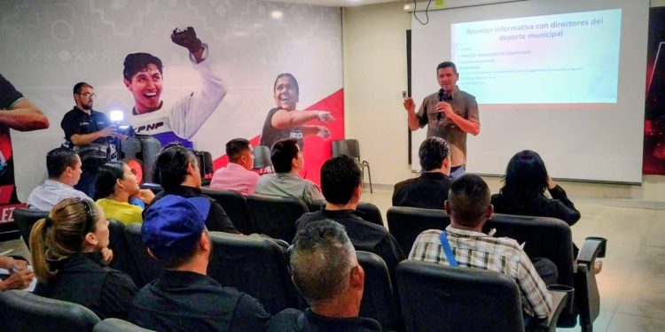 SE REUNE ISDE CON LOS DIRECTORES MUNICIPALES DEL DEPORTE