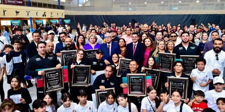 ENTREGA GOBERNADOR RUBÉN ROCHA MOYA EL PREMIO ESTATAL DEL DEPORTE 2025