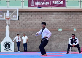 DOMINA ELDORADO POOMSAE AL INICIAR EL TAEKWONDO