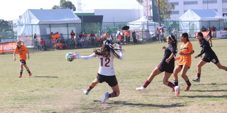 SINALOA DEJA TODO EN LA CANCHA, PERO CAE ANTE NUEVO LEÓN EN FUTBOL DE LA OLIMPIADA NACIONAL