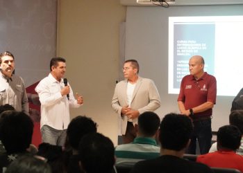 CAPACITAN ENTRENADORES DE LUCHA; FORTALECERÁ EL DESARROLLO EN SINALOA